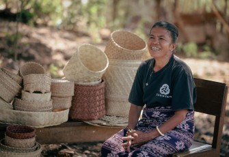 Du Anyam produk UMKM mama Larantuka Flores Timur, NTT