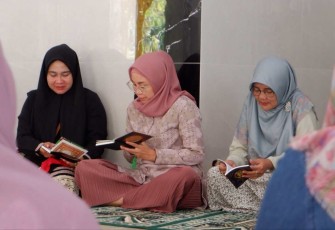 Rutinitas yasinan Persit Cab XV Kodim 0801/Pacitan 