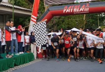 Danrem 081/DSJ Kolonel Inf Rama Pratama saat melepas peserta lomba