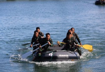 Lomba dayung Koarmada III 