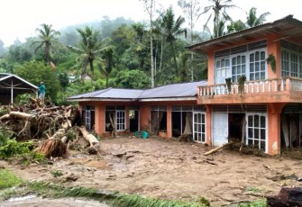 Rumah warga terdampak banjir bandang yang melanda Kabupaten Limapuluh Kota pada Sabtu (23/11)