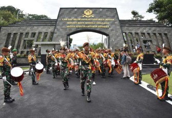 Kirab prajurit taruna tingkat I Akademi Militer, Magelang, Minggu (1/12)