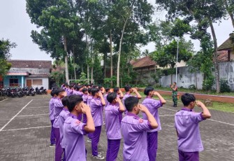 Pelatihan PBB siswa SMK YPI Ahmad Yani, Jabung, Kabupaten Malang, Sabtu (14/12)