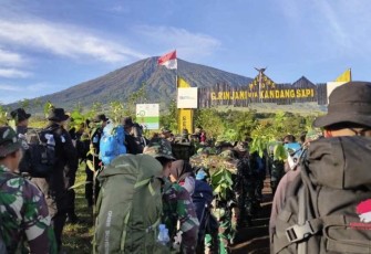 Clean Up dan Reboisasi Gunung Rinjani, Kamis (1/2)
