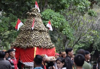 Bakda Kupat Tradisi Syawalan Karaton Surakarta Hadiningrat, Minggu (14/4)