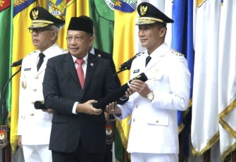 Mendagri Tito Karnavian saat melantik Prof Dr Zudan Arif Fakrulloh menjadi Pj Gubernur Sulsel di Jakarta, Jum'at (17/5)