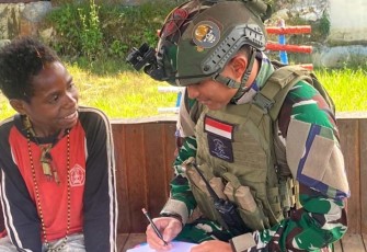 Lomba mewarnai anak-anak Papua 