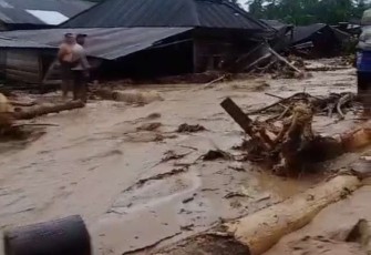 Kondisi wilayah terdampak banjir bandang di Kabupaten Tapanuli Selatan, Provinsi Sumatra Utara (18/12) 