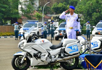 Wakasal Laksamana Madya TNI Erwin S. Aldedharma ketika membacakan amanat pada peringatan Hut Ke-78 Pomal di Mako Puspomal, Kelapa Gading, Jakarta Utara, Selasa (20/02).  