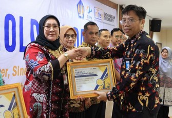  Penghargaan diserahkan secara langsung oleh Kepala KPPN Jakarta IV Made Cana Armaya pada acara Stakeholder’s Day 2024 bertajuk “Spending Better, Sinergi Pengelola Keuangan Dukung Pembangunan Negeri” di Gedung KPPN Jakarta IV, Jakarta, Jumat (16/2/2024).