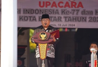 Walikota Blitar Santoso Saat Sampaikan Sambutan di Acara Apel HUT Koperasi ke- 77 Tahun 2024 di Kantor Walikota Blitar