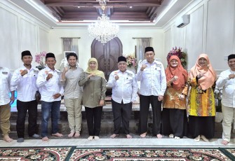  DPW PKS Jawa Timur berkunjung ke kediaman Khofifah Indar Parawansa, Silaturahim dengan Khofifah dan Emil, menyampaikan rasa Bahagia dan ikut bersyukur serta siap sinergi dan kolaborasi bangun Jawa Timur