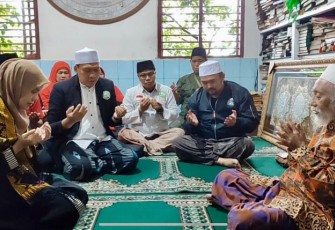 Atikoh Ganjar saat Bersilaturahmi ke Kediaman Abuya Muhtadi Pandeglang Banten