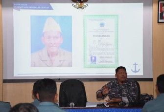 Lanal Cilacap Bersama Disjarahal saat pertemuan