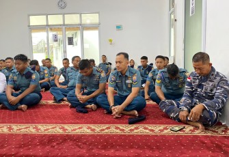 Prajurit Lanal Ranai Mengikuti Kauseri Agama