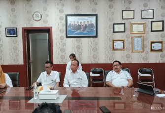 Management Pelindo IV Bitung saat jumpa pers dengan awak media