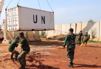 Satgas Kizi TNI Kongo XXXVII-J MINUSCA melaksanakan pembangunan guest house di Area Super Camp MINUSCA, Bingui pada pertengahan Desember 2023 dan berakhir hingga pertengahan Januari 2024 dengan memakan waktu kurang lebih selama satu bulan lamanya, pembangunan guest house itu sendiri digunakan untuk tamu-tamu dari UN apabila sedang transit menuju Afrika Tengah (14/01/2024)