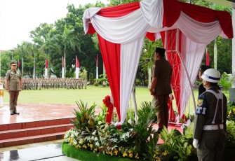 Wagub Rosjonyah Pimpin Upacara HUT ke-74 Satpol PP dan Satlinmas