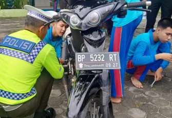 Satuan lalu lintas Polres Bintan gencar memberikan himbauan kepada mayarakat pelarangan penggunaan Knalpot Brong kepada pemilik kendaraan roda 2, pelarangan penggunaanKnalpot Brong tersebut dimulai dari sosialisasi dan himbau kepada para pelajar SMA. SMT dan Mts yang ada di Kabupaten Bintan