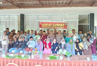 Foto bersama usai acara