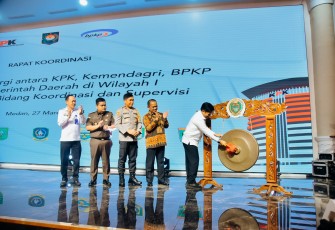  PJ Bupati Batu Bara Nizhamul, S.E, M.M., ikuti Rapat Koordinasi (Rakor) dalam penguatan sinergi antara Komisi Pemberantasan Korupsi (KPK) RI, Kementerian Dalam Negeri (Kemendagri) dan Badan Pengawasan Keuangan dan Pembangunan (BPKP) serta Kepala Daerah Se - Sumatera Utara, di Aula Raja Inal Siregar Kantor Gubernur Sumatera Utara, Medan, Rabu (27/03/2024)