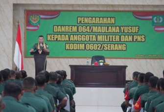 Danrem 064/MY Brigjen TNI Fierman Sjafirial Agustus saat beri pengarahan