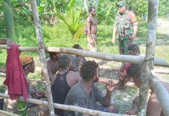 Babinsa Koramil 1710-07/Mapurujaya Laksanakan Komunikasi dengan Warga Binaan