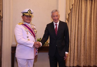 Laksamana TNI Yudo Margono saat Dianugerahi Bintang Jasa Darjah Utama Bakti Cemerlang oleh Presiden Singapura