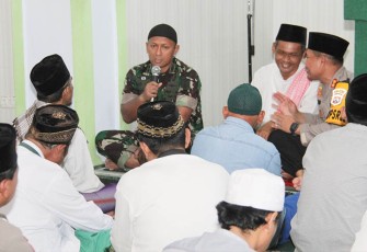 Dandim 0806/Trenggalek dan Kapolres Trenggalek Menyatu di Safari Sholat Jumat