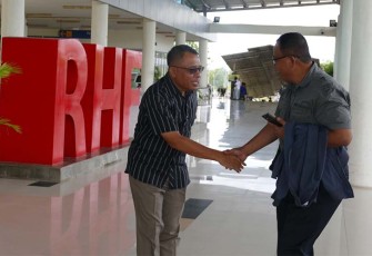 Danlanudal TPl saat Mengantar Aslog Kasal di Bandara RHF