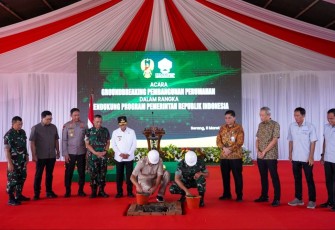 Menteri PKP Maruarar Sirait saat groundbreaking rumah prajurit dan MBR di Serang, Minggu (9/3)