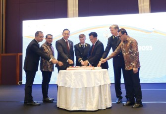 Menteri Ekonomi Kreatif (Menteri Ekraf) Teuku Riefky Harsya menghadiri peringatan National Day Rusia yang diselenggarakan di Hotel Raffles, Jakarta
