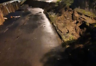 Jalan amblas menuju stasiun Batutulis 