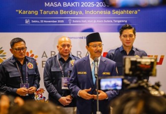 Mensos dalam acara pengukuhan Pengurus Nasional Karang Taruna (PNKT) Masa Bakti 2025-2030 di Sutera Hall, Mall Alam Sutera, Kota Tangerang, Provinsi Banten, Sabtu (22/11/2025).