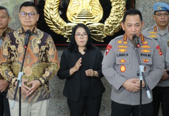  Kapolri Jenderal Polisi Drs. Listyo Sigit Prabowo menerima kunjungan Kepala Badan Pengawasan Obat dan Makanan (BPOM) Taruna Ikrar di Rupatama Mabes Polri, Jakarta Selatan
