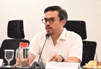 Menteri UMKM Maman Abdurrahman saat memberikan keterangan pers di Istana Kepresidenan Bogor, Jum'at (3/1/25)