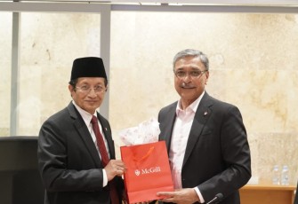 Menteri Agama Nasaruddin Umar dan Presiden dan Wakil Rektor Deep Saini di Jakarta, Senin (24/2)
