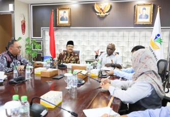 Kemensos saat menggelar pertemuan dengan Badan Pusat Statistik (BPS) di kantor BPS pada Selasa (21/1/2025)