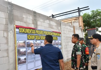 Komandan Kodim 0802/Ponorogo Letkol Arh Farauk Saputra mendampingi Wakil Direktur (Wadirut) PT Agrinas Pangan Nusantara Mayjen TNI Trenggono, S.I.P., M.A.P. yang melaksanakan kegiatan kunjungan kerja (Kunker) di wilayah Kabupaten Ponorogo, Senin (22/12/2025)