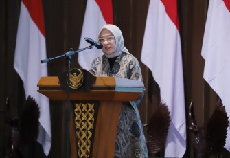Menteri Pendayagunaan Aparatur Negara dan Reformasi Birokrasi (PANRB) Rini Widyantini menjadi narasumber dalam kegiatan Orientasi Kepemimpinan Bagi Kepala Daerah di Akademi Militer, Magelang, Senin (24/02/2025).