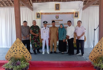 Danramil 02/Paron Bersama Forkopimca Hadiri Pengambilan Sumpah Dan Pelantikan Jabatan Perangkat Desa