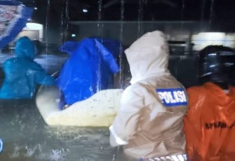 Polres Bintan Bantu Warga Terdampak Banjir Serta Berikan Imbauan
