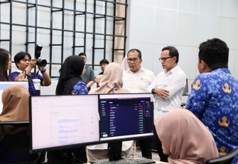 Wakil Menteri Dalam Negeri (Wamendagri) Bima Arya Sugiarto mengapresiasi Pemerintah Kota (Pemkot) Makassar dalam mengintegrasikan berbagai layanan melalui Mal Pelayanan Publik (MPP)