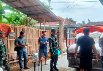 Babinsa Koramil 0801/03 Arjosari Dampingi Bulog Penyerapan Gabah Hasil Panen Petani
