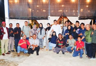 Foto Bersama usai buka puasa bersama