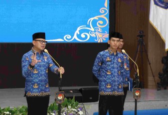 Wamendagri Bima Arya memberikan sambutan usai mengukuhkan kepengurusan KORPRI Kemendagri di Jakarta, Rabu (10/9)