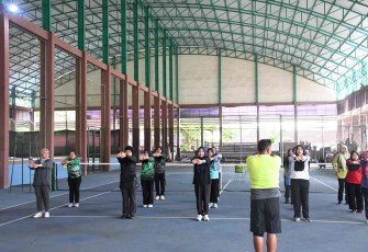 Persit KCK Koorcab Rem 081 Rawat Kebugaran dan Kebersamaan