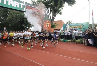 Peserta Brawijaya Run 2025, di Surabaya, Sabtu (14/12)