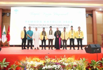 Menteri Sosial Saifullah Yusuf (Gus Ipul) saat membuka Rapat Kerja Nasional Pemuda Katolik Tahun 2025 di Bogor, Jumat (25/4/2025).