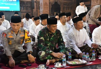 Dandim Ponorogo saat Hadiri Pengajian Akbar Peringatan Nuzulul Qur'an